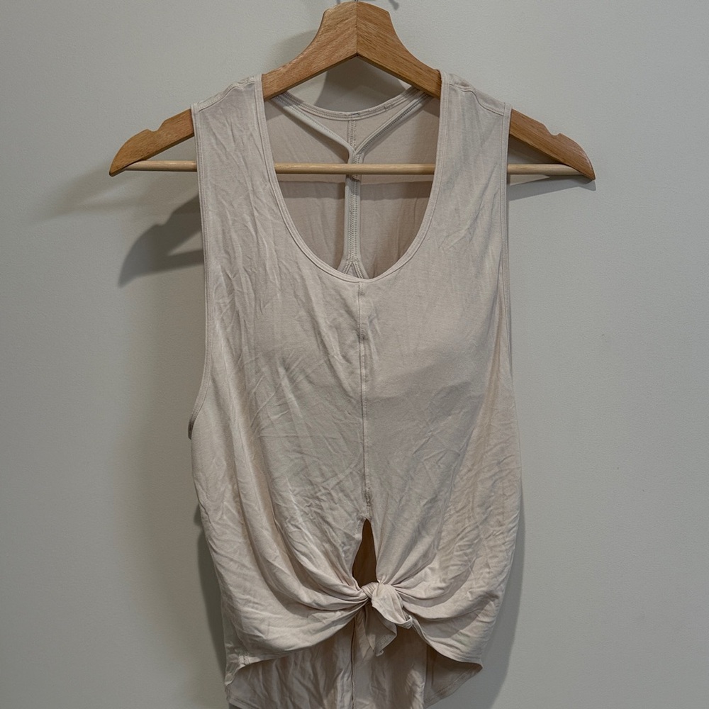 Front tie lululemon workout top